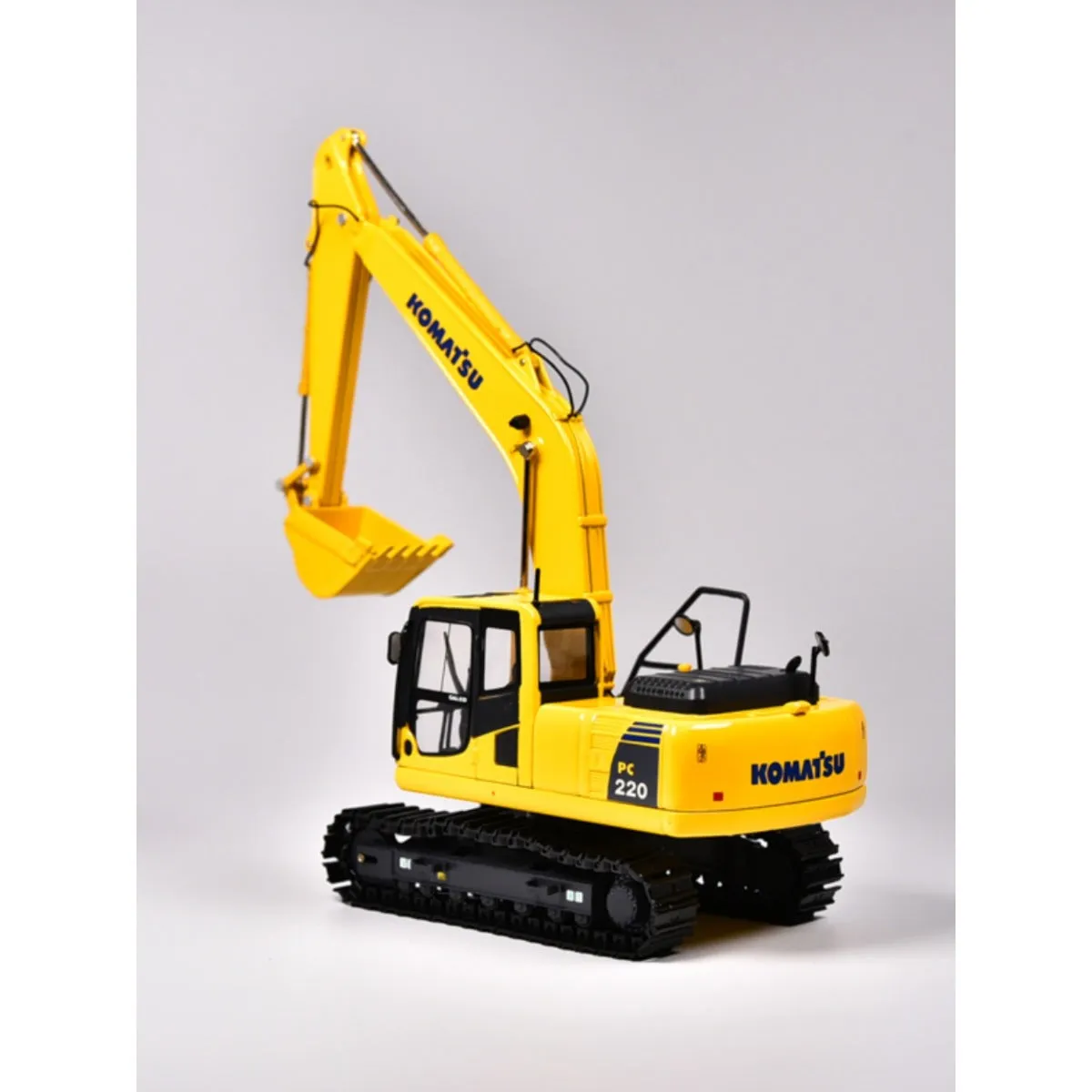 52416 komatsu diecast excavator