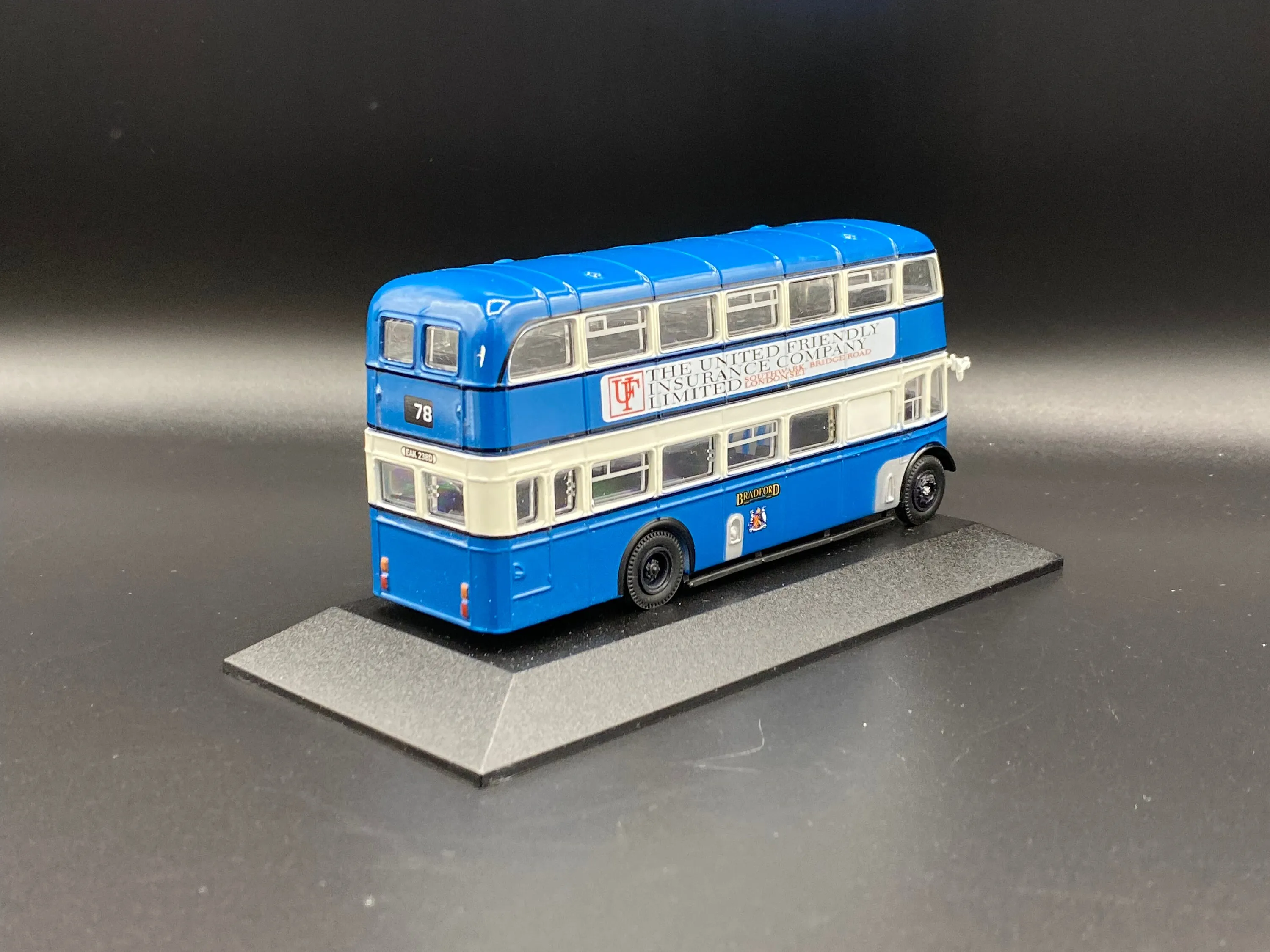 /img/52422-british-railways-7118-diecast-display-case.webp