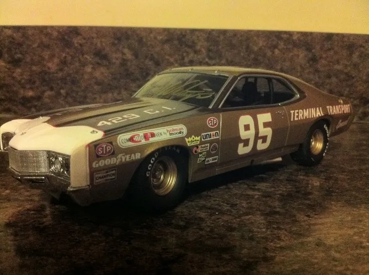 /img/52449-vintage-nascar-marketplace.webp