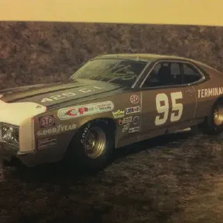 /img/52449-vintage-nascar-marketplace.webp