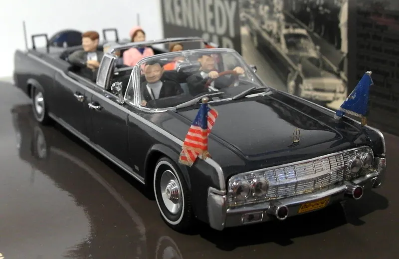 52451 diecast model display