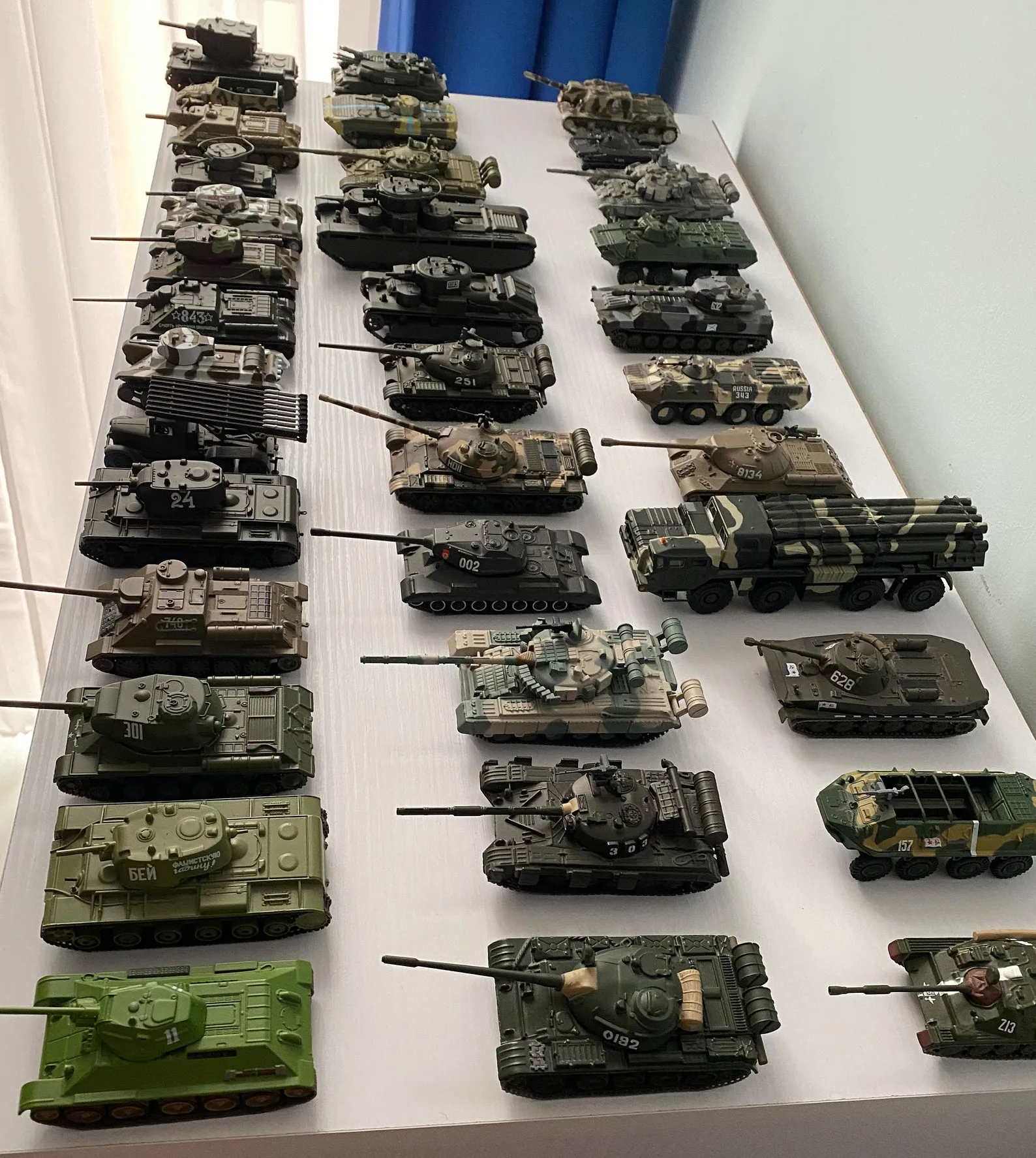 /img/52478-diecast-model-collector-club.webp