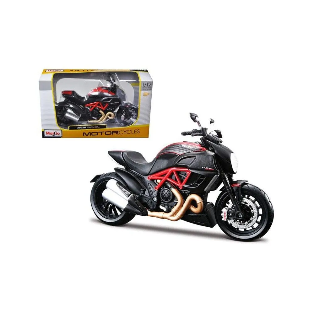 /img/52479-diecast-racing-motorcycle-cleaning.webp
