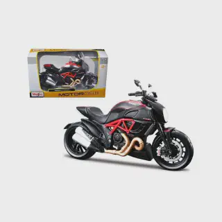 /img/52479-diecast-racing-motorcycle-cleaning.webp
