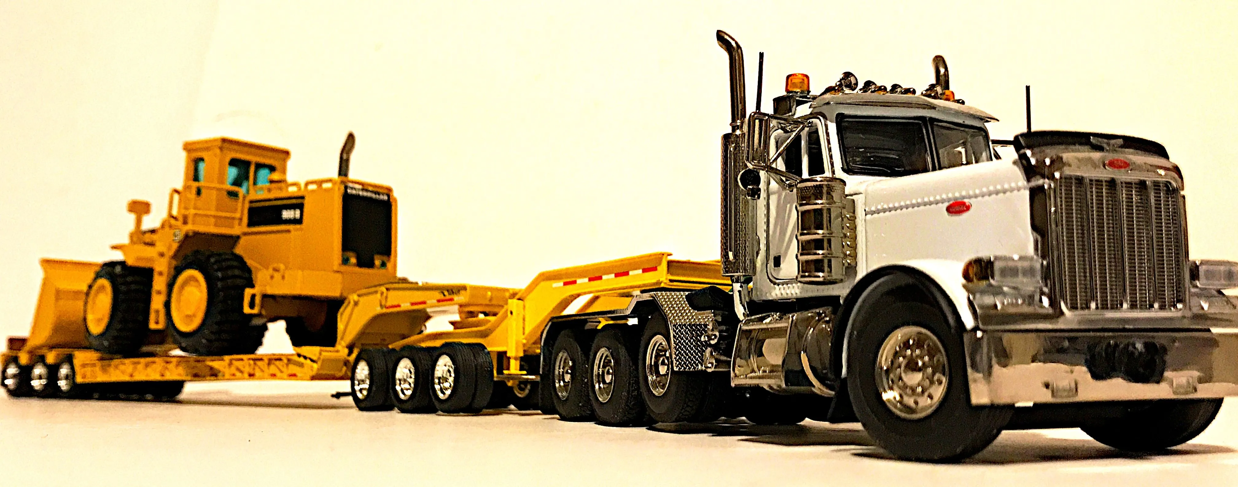 /img/52480-choosing-diecast.webp