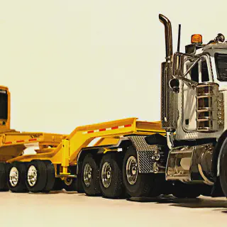 /img/52480-choosing-diecast.webp