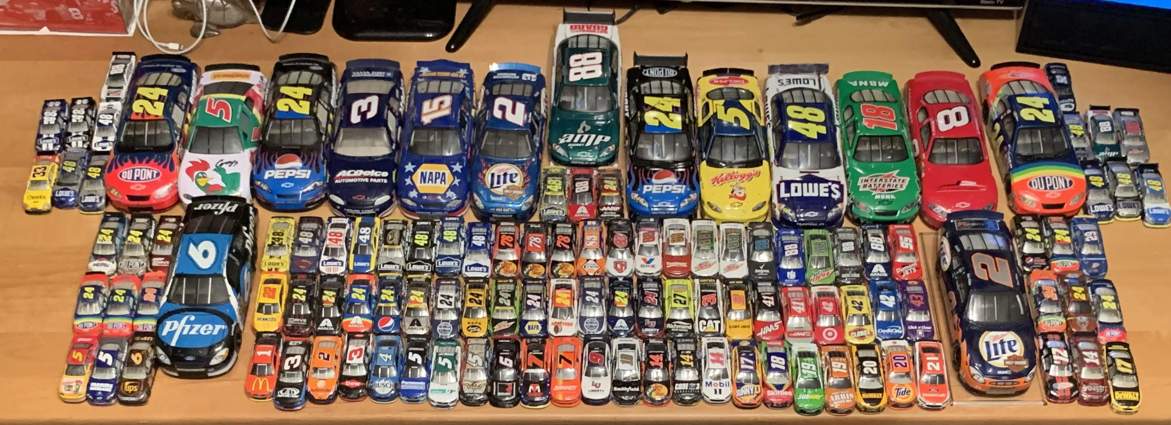 /img/52497-nascar-diecast-shipping.webp