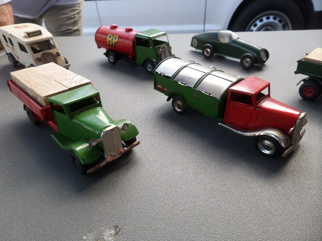 52504 detailed diecast car model