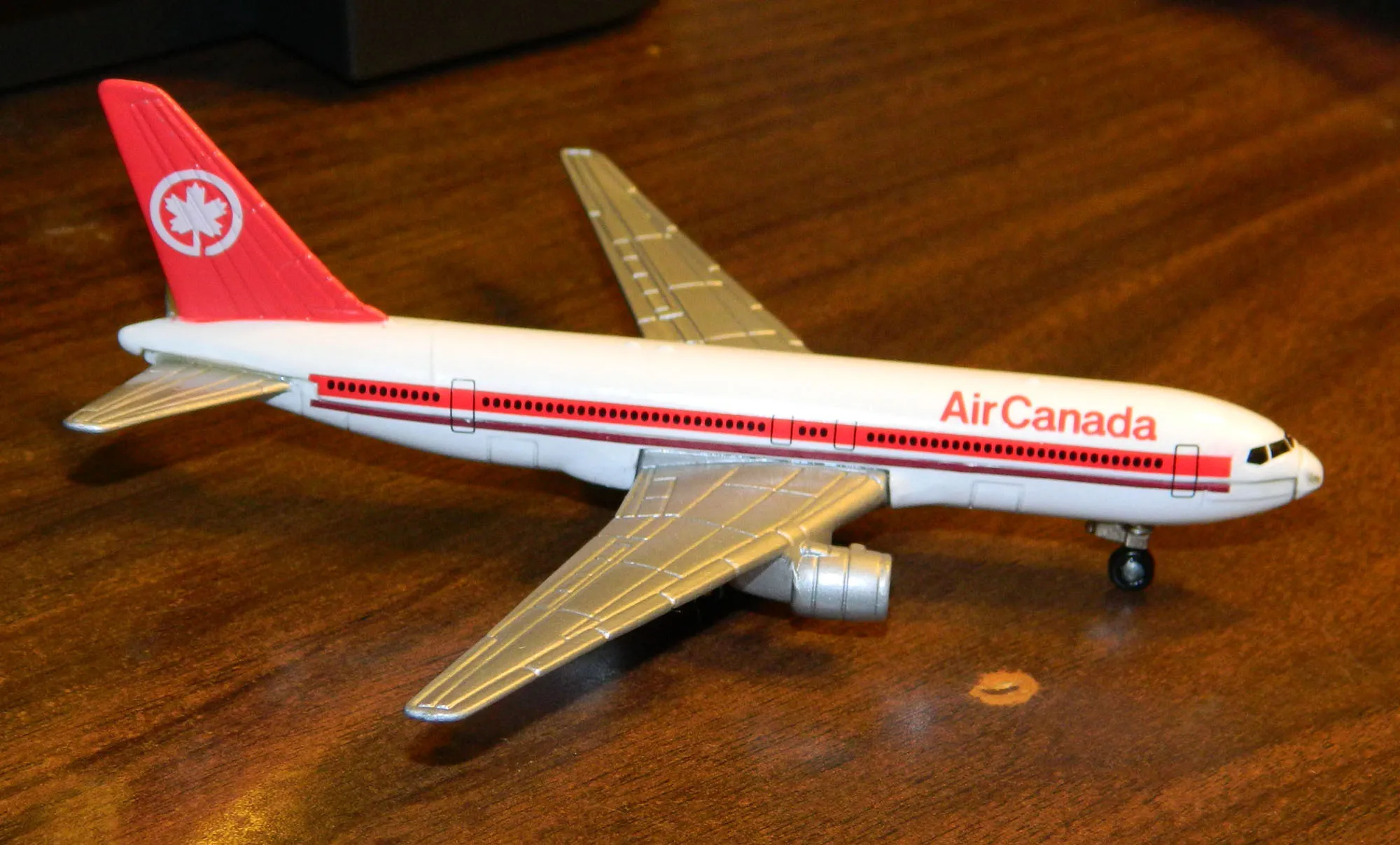 52506 diecast model plane usa detail
