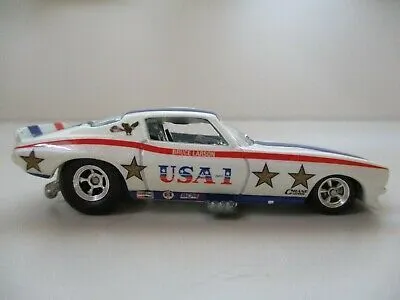 /img/52513-diecast-toy-car-researching.webp