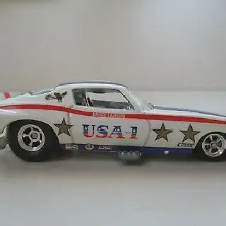 /img/52513-diecast-toy-car-researching.webp