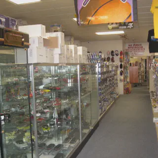 /img/52515-diecast-car-display.webp