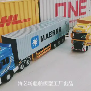 /img/52516-diecast-model-truck-display.webp