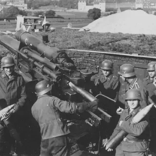 /img/52518-rare-88mm-flak-gun.webp