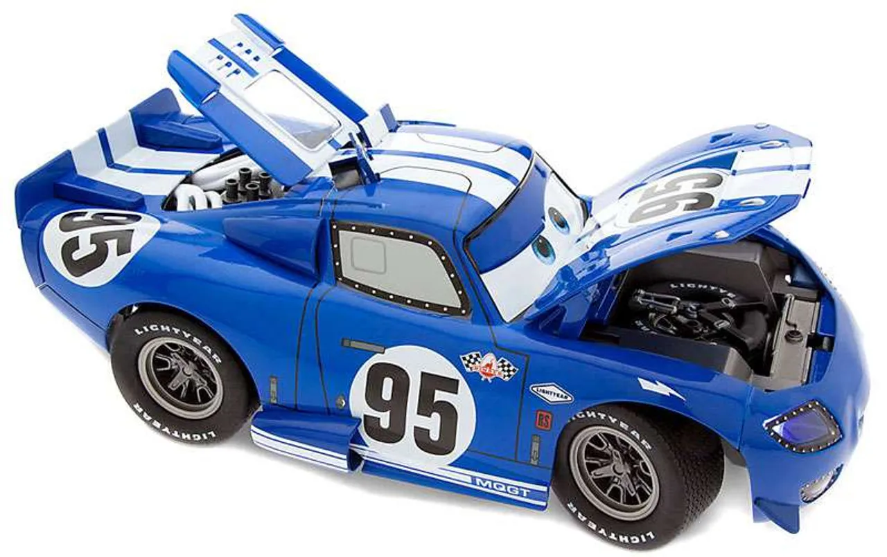 /img/52521-lightning-mcqueen-display-case.webp