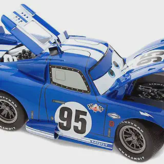 /img/52521-lightning-mcqueen-display-case.webp