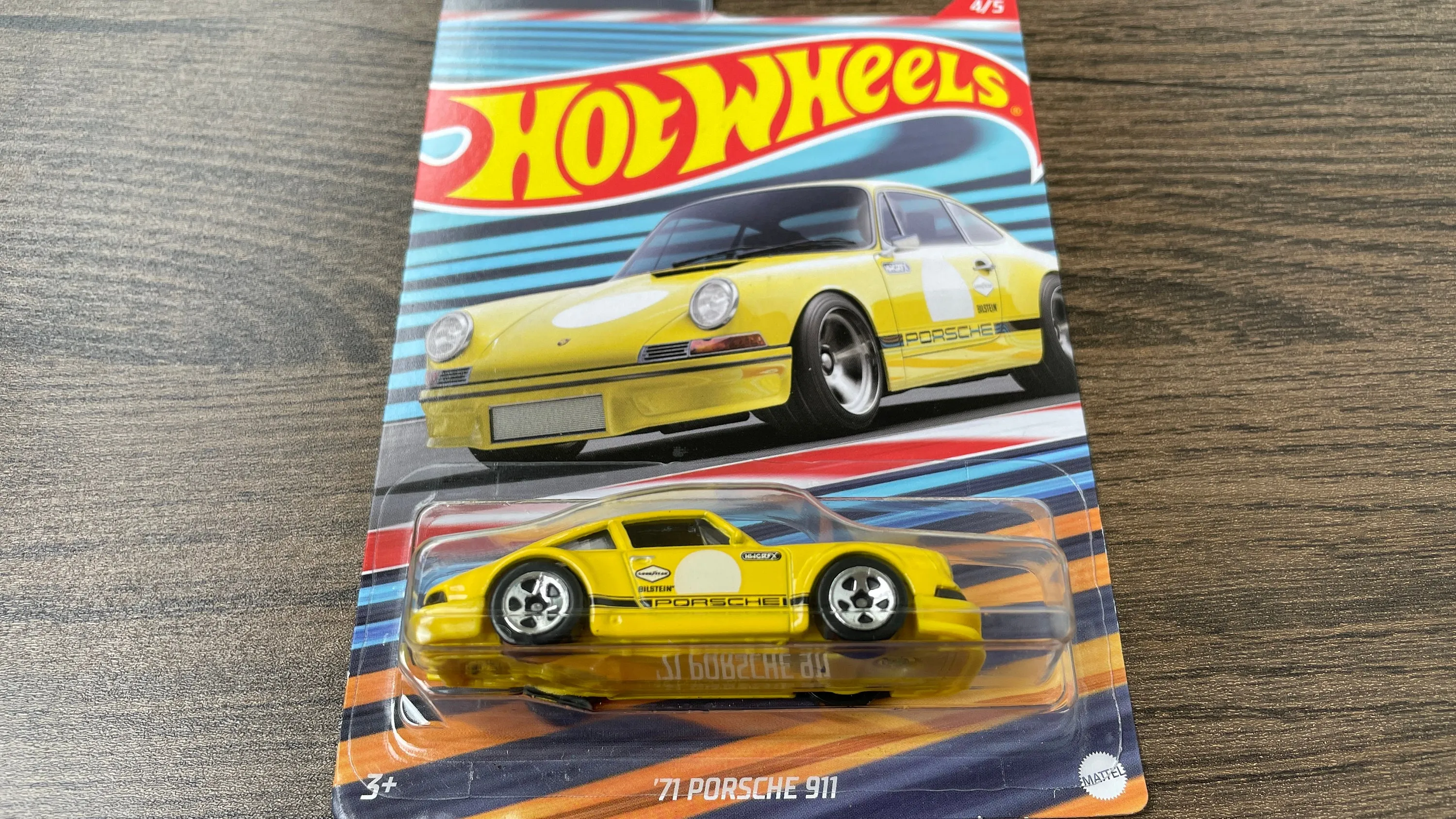 52522 porsche 911 hot wheels iconic design