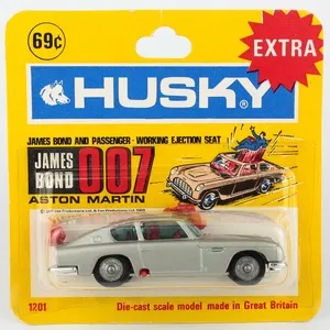 52523 husky diecast toys featured