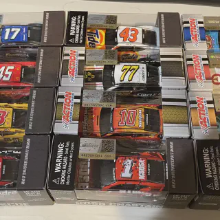 /img/52549-nascar-diecast-black-friday-deals.webp