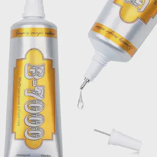 /img/52561-diecast-car-final-touches.webp