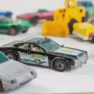 /img/52568-expensive-diecast-car.webp