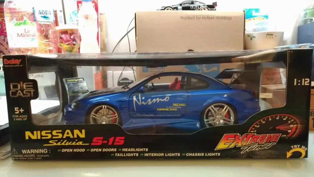 52570 diecast mobil 1 43