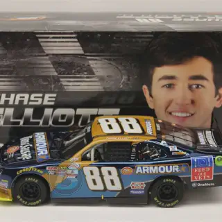 /img/52571-chase-elliott-diecast-amazon.webp