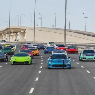 /img/52574-diecast-car-display-qatar.webp