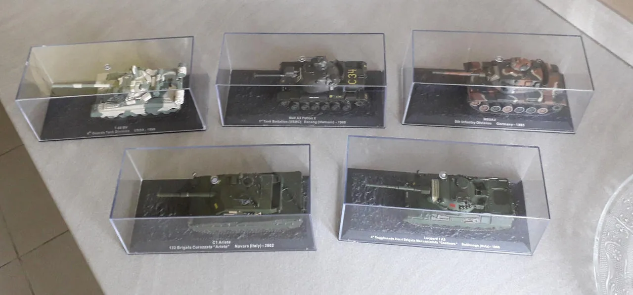 52577 diecast tank models detail