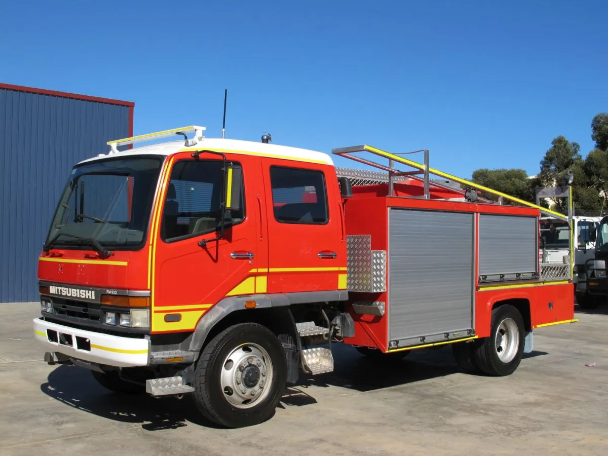 /img/52579-dennis-sabre.webp