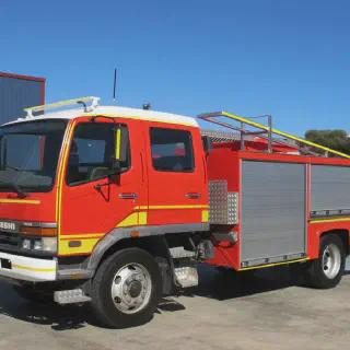 /img/52579-dennis-sabre.webp
