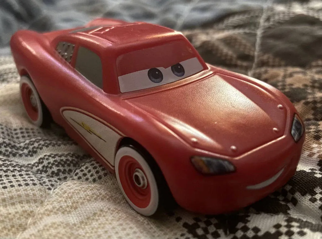 52584 mcqueen piston cup