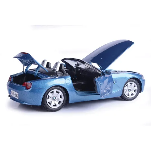 /img/52586-bmw-z4-diecast-close-up.webp