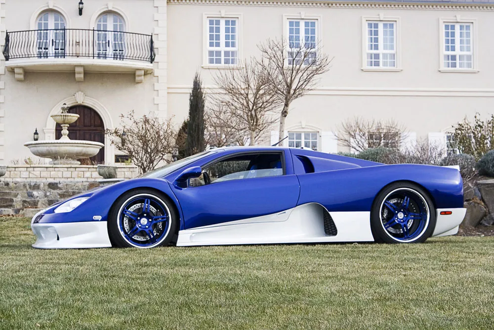 /img/52588-ssc-ultimate-aero-diecast-model-retail.webp