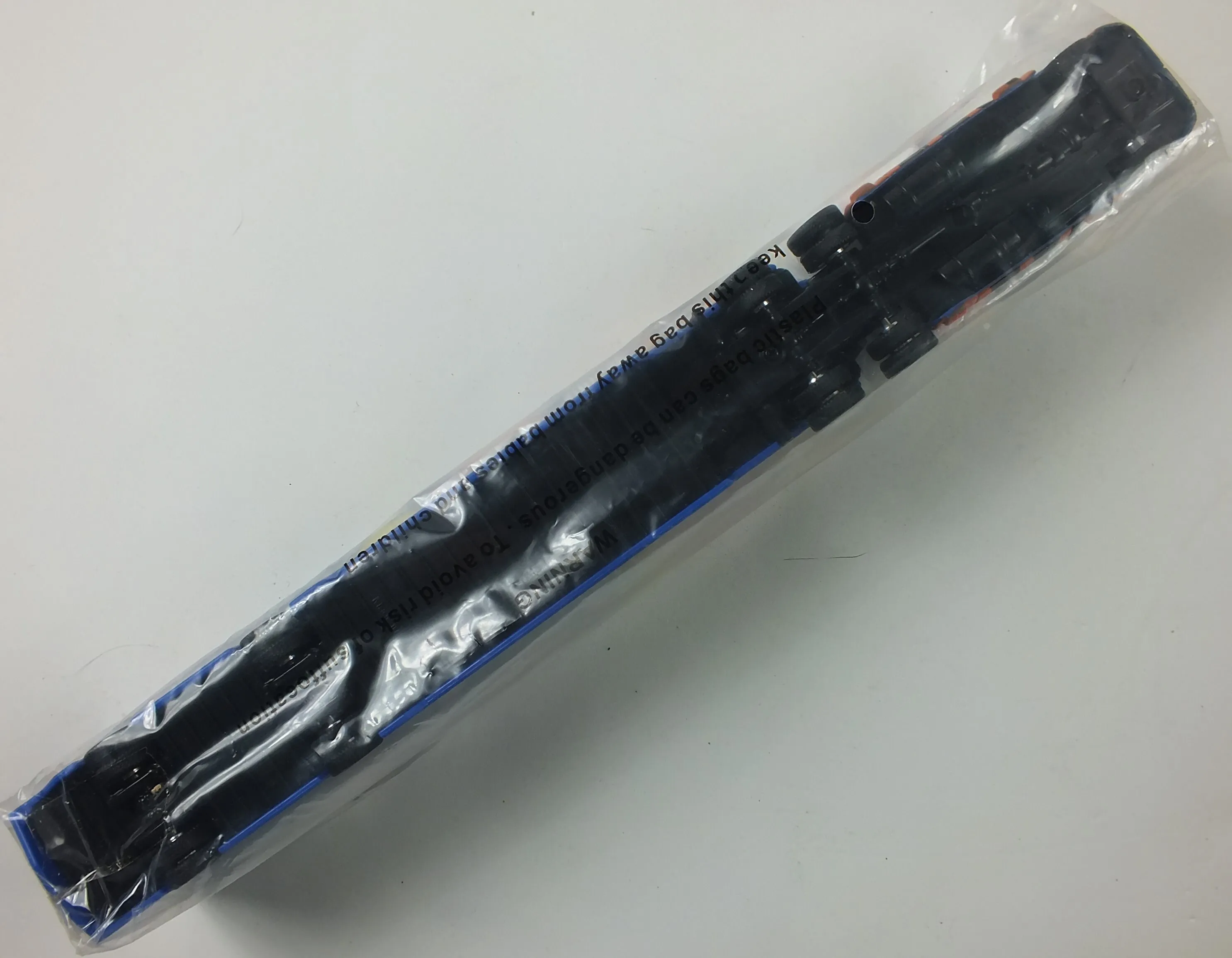 /img/52600-terry-labonte-diecast-closeup.webp