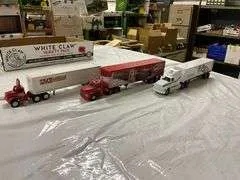 /img/52603-diecast-trailer-cleaning.webp