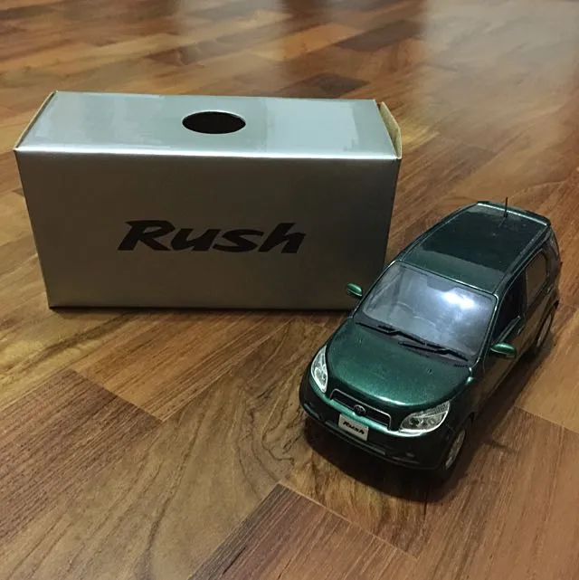 /img/52607-toyota-rush-diecast-collection-care.webp