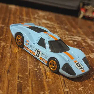 /img/52611-ford-gt40-diecast-car-close-up.webp