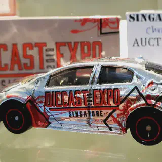 /img/52623-diecast-expo-visitors.webp