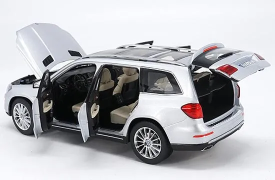 52628 mercedes benz gl diecast doors