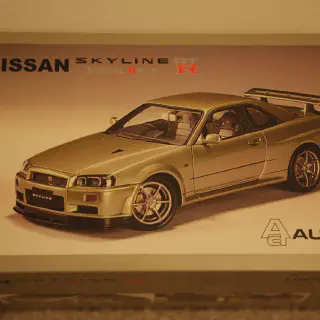 /img/52630-online-diecast-market.webp