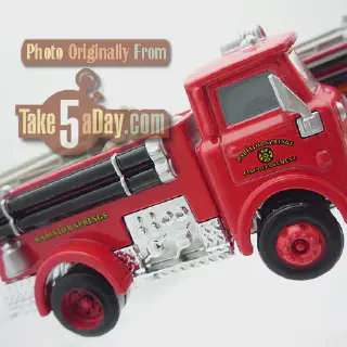 /img/52645-cleaning-diecast-cars.webp