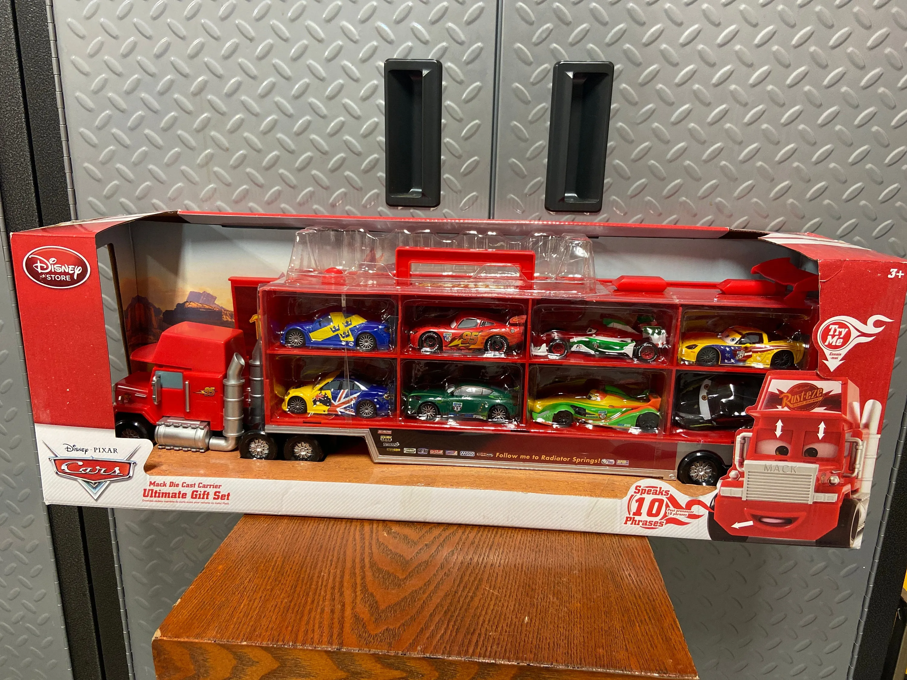 52649 mack diecast carrier image2