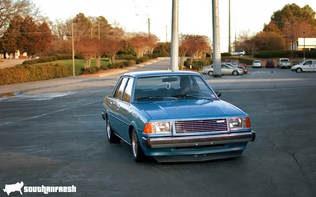 /img/52660-mazda-626-diecast-show.webp