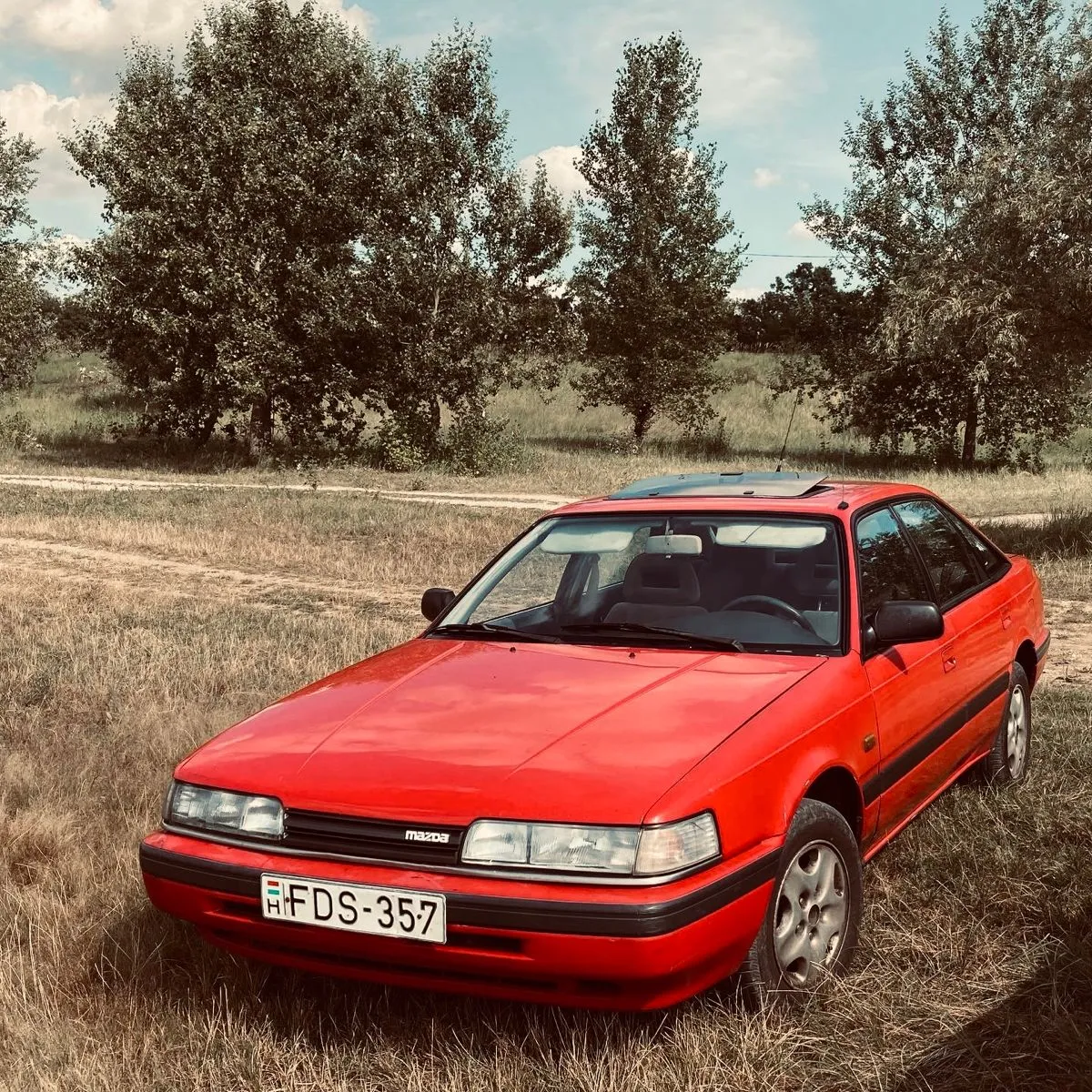 52660 mazda 626 lx diecast