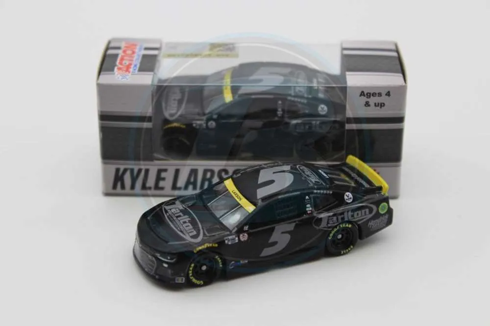 52668 kyle larson diecast collection