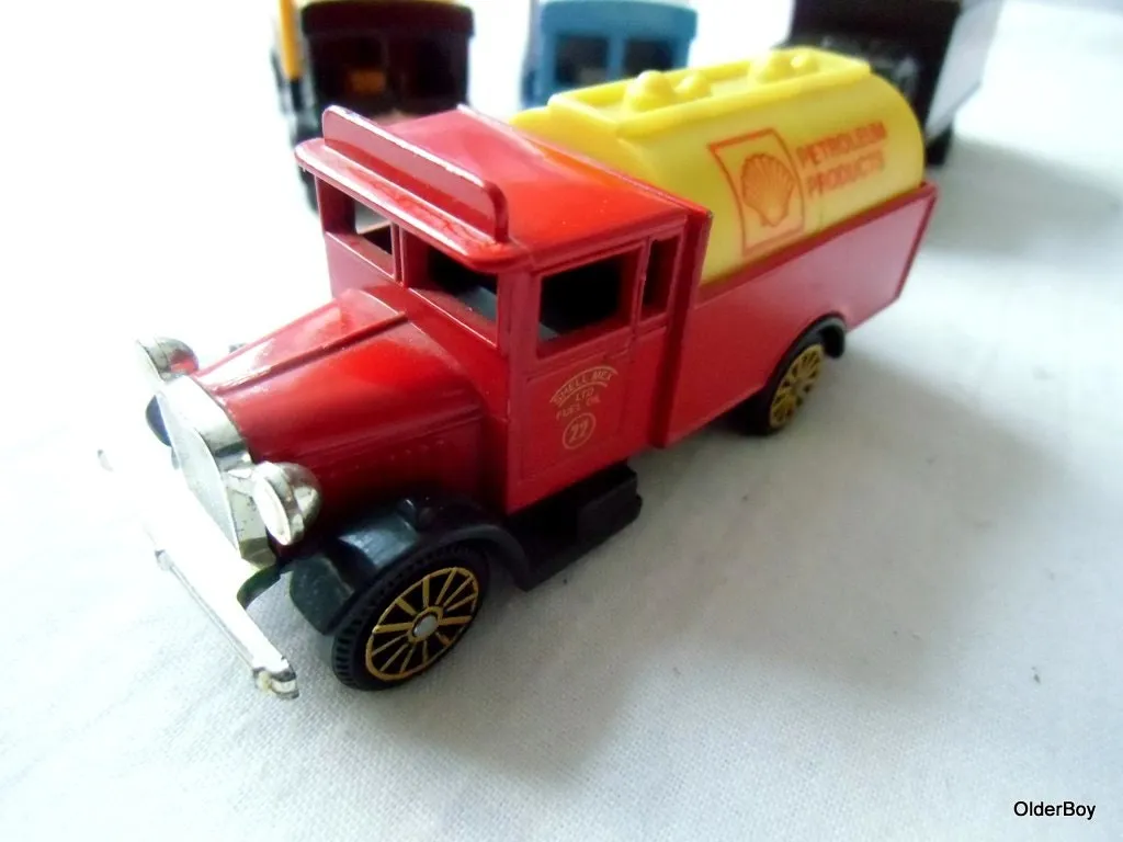52670 diecast lorry features