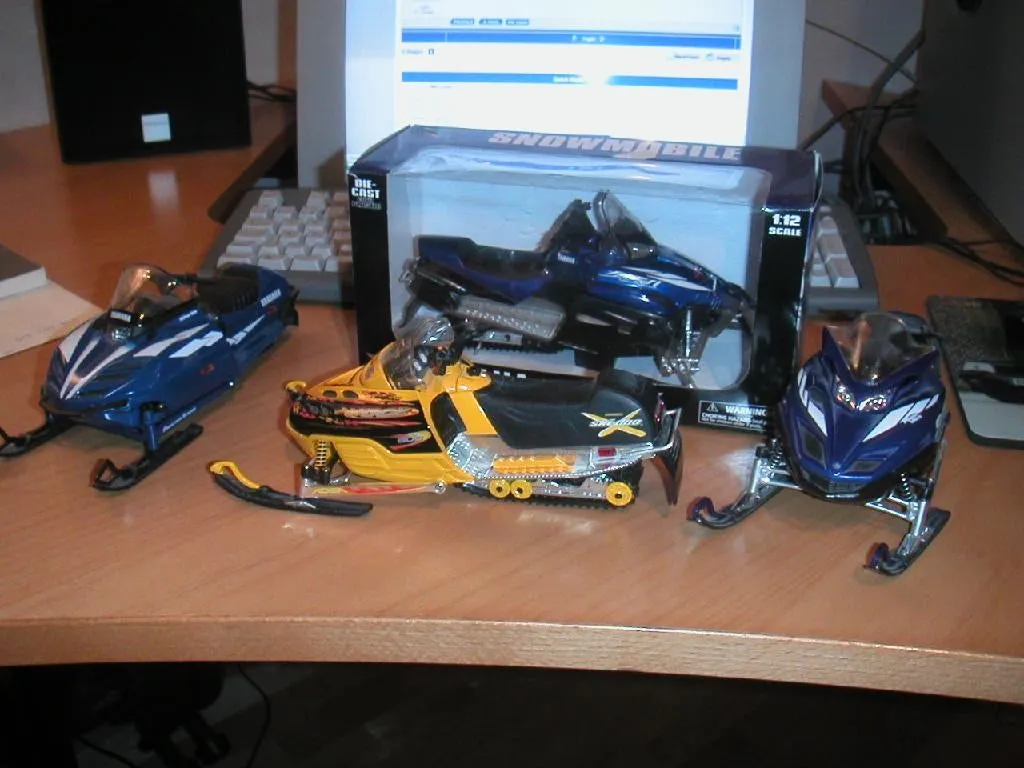 52674 snowmobile diecast toys featured