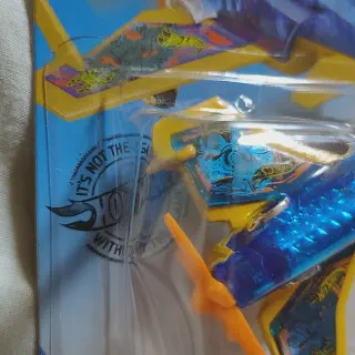 /img/52695-diecast-car-display.webp