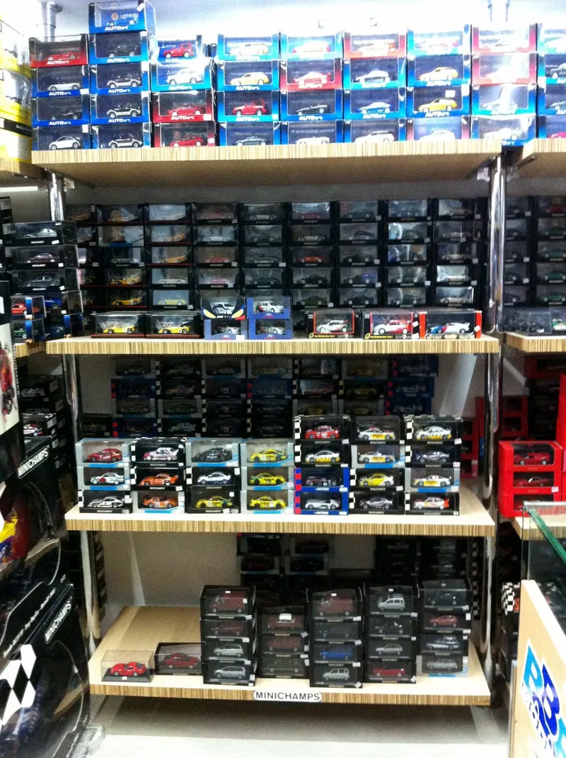 /img/52696-collecting-diecast-models.webp